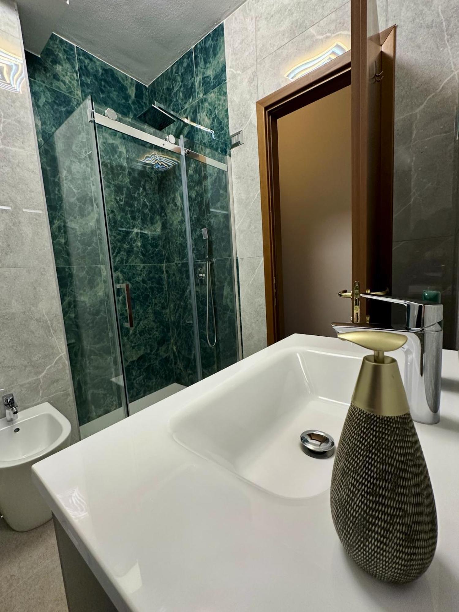 King Apartment Milano Bocconi Eksteriør bilde