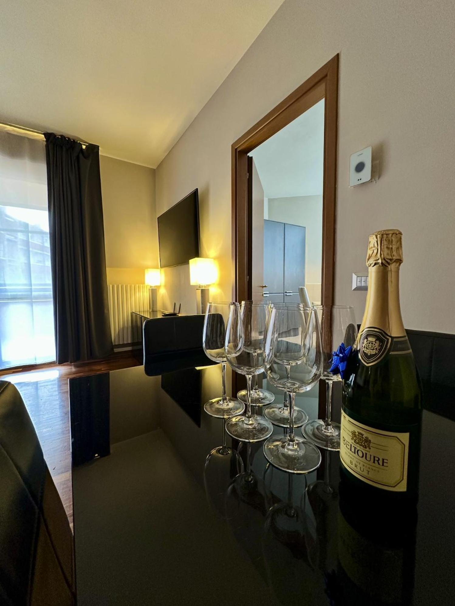 King Apartment Milano Bocconi Eksteriør bilde